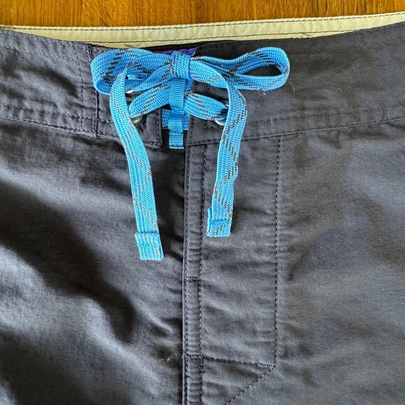 PATAGONIA Wavefarer Board Shorts Mens 31 Gray Swim Trunks Unlined Boardshorts - Picture 3 of 7